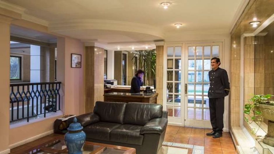 Park Plaza Apartments Lobby
