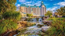 Chateau on the Lake Resort & Spa