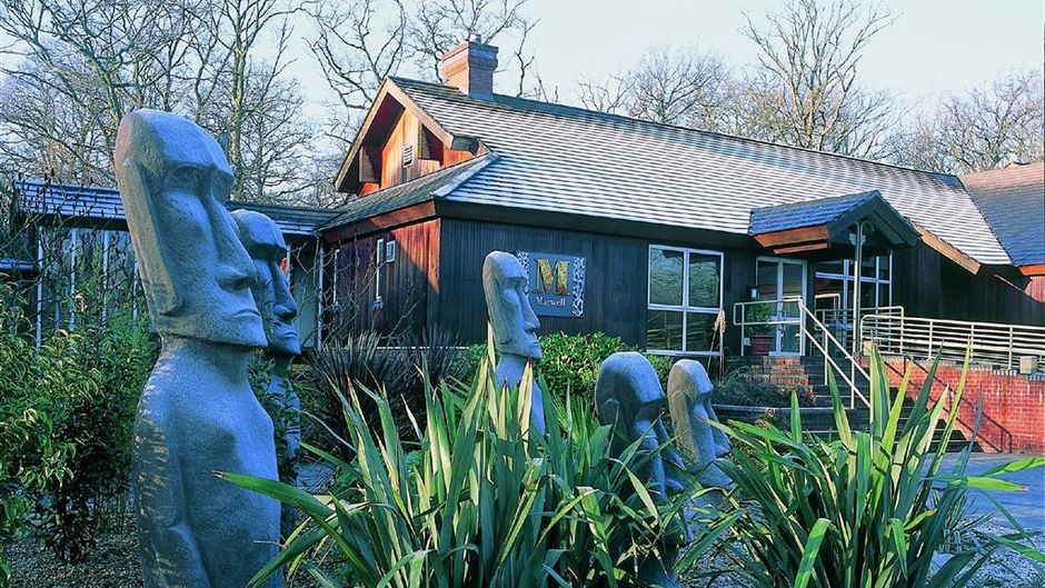 Marwell Hotel & Conf Ctr Exterior