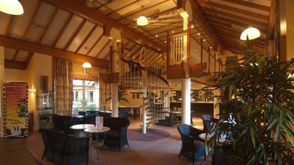 Marwell Hotel & Conf Ctr Lobby
