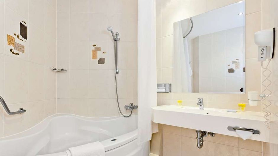 Qubus Hotel Room
