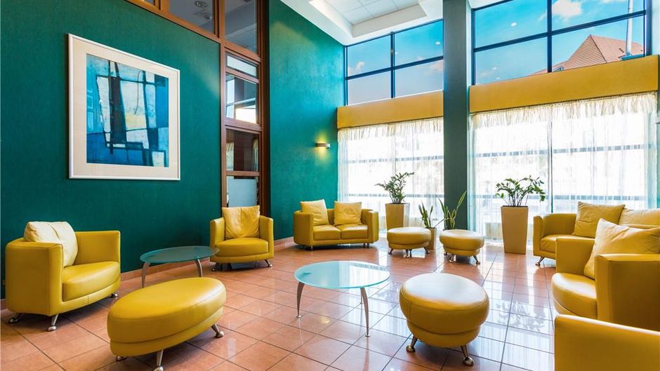 Qubus Hotel Lobby