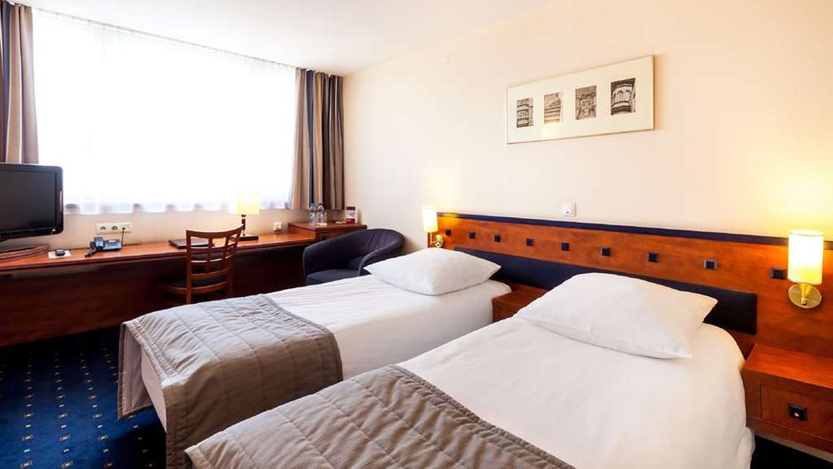 Qubus Hotel Room
