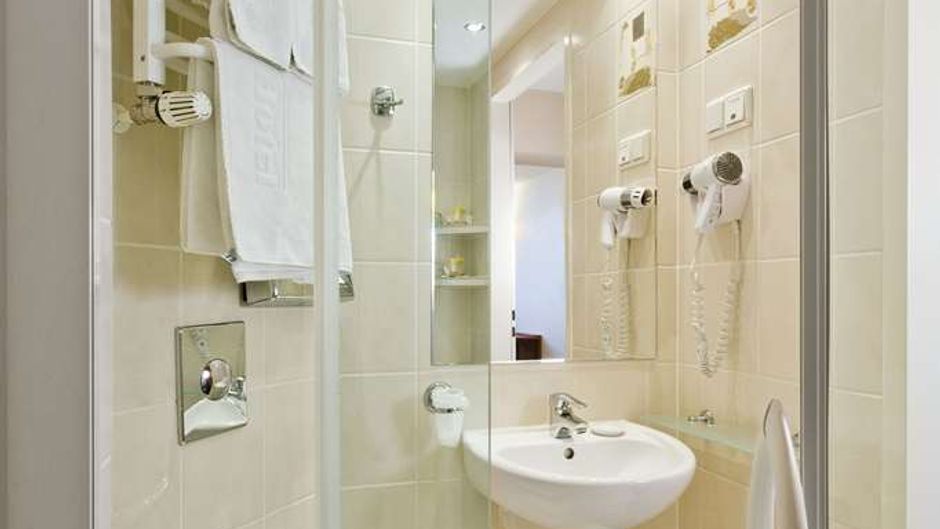 Qubus Hotel Room