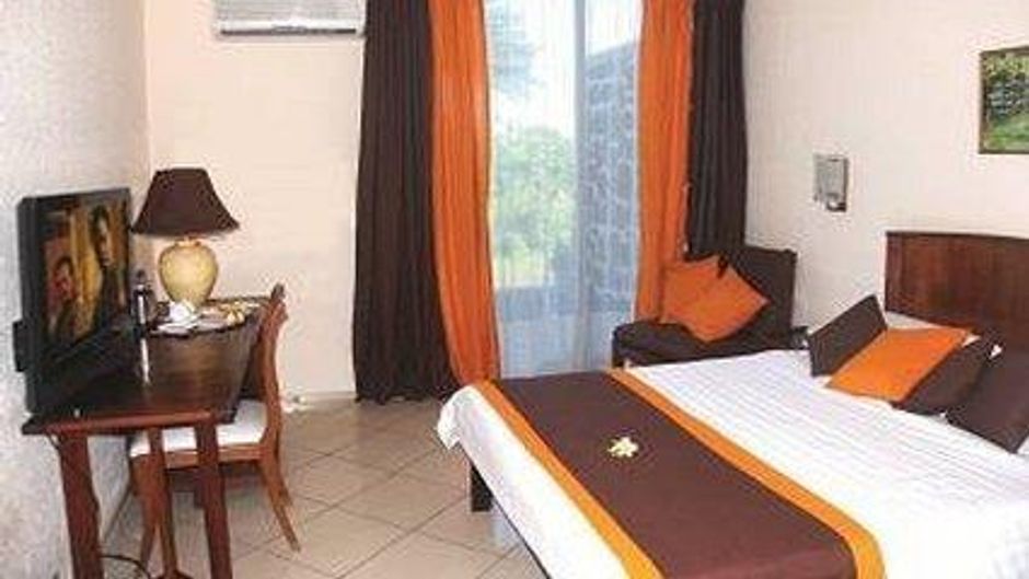 Retaj Moroni Hotel Room