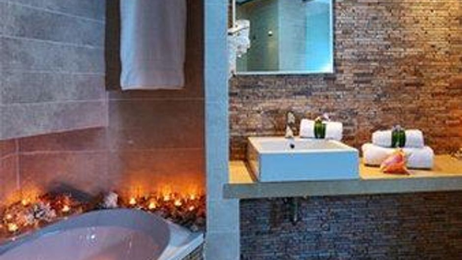 Sirens Beach Hotel Room