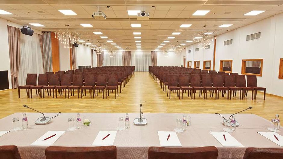 Rogner Hotel Tirana Meeting