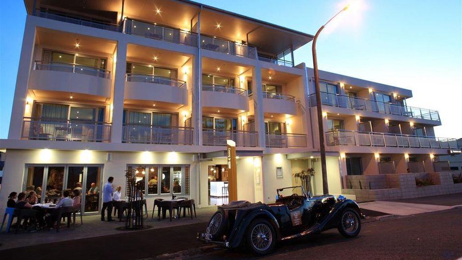 The Crown Hotel Exterior