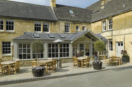 Noel Arms Hotel