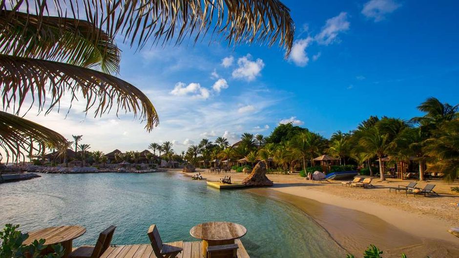 Baoase Luxury Resort Beach