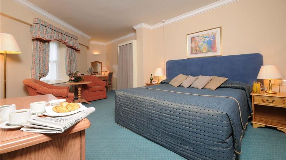 Coulsdon Manor Hotel Room