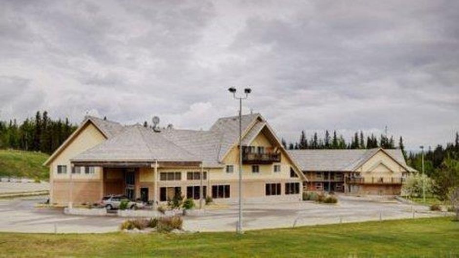 Lakeview Inn & Suites Hinton Exterior
