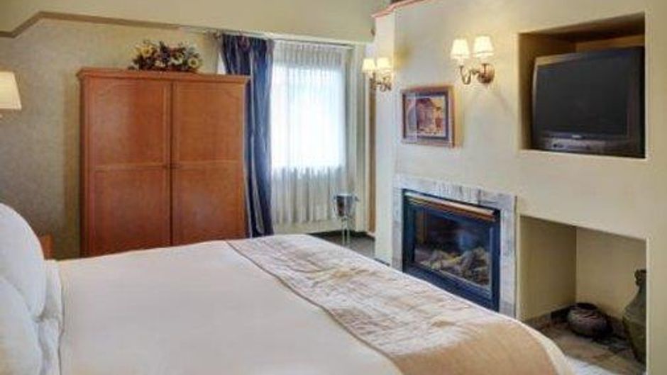 Lakeview Inn & Suites Hinton Room