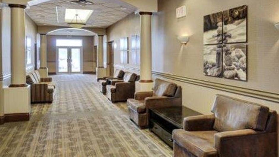 Lakeview Inn & Suites Fort Saskatchewan Lobby