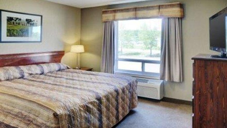 Lakeview Inn & Suites Fort Nelson Suite