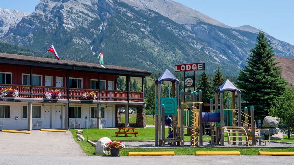 Rocky Mountain Ski Lodge Exterior