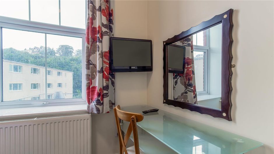 Grand Burstin Hotel Room