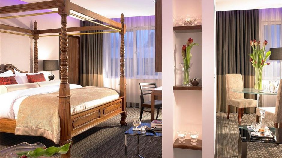 Rochestown Park Hotel Suite