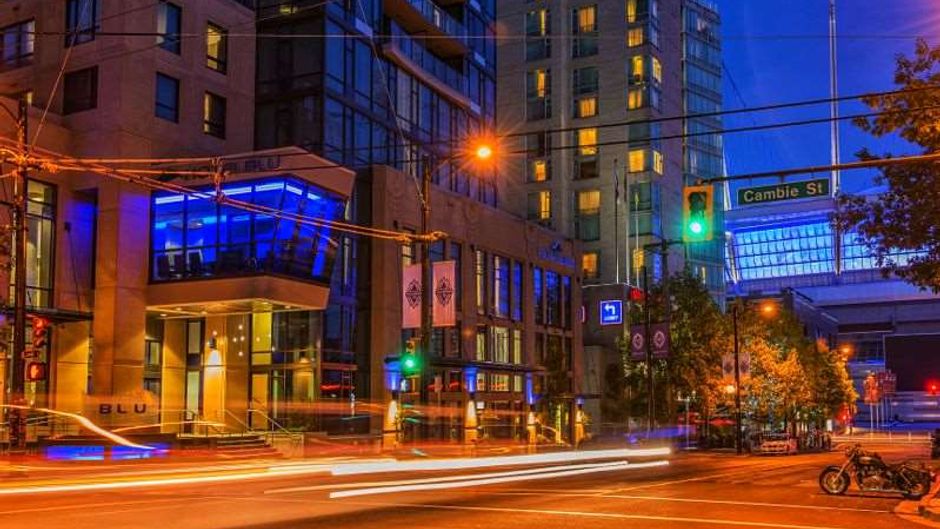 Hotel BLU Vancouver Exterior