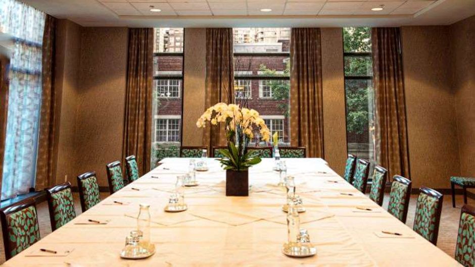 Hotel BLU Vancouver Meeting