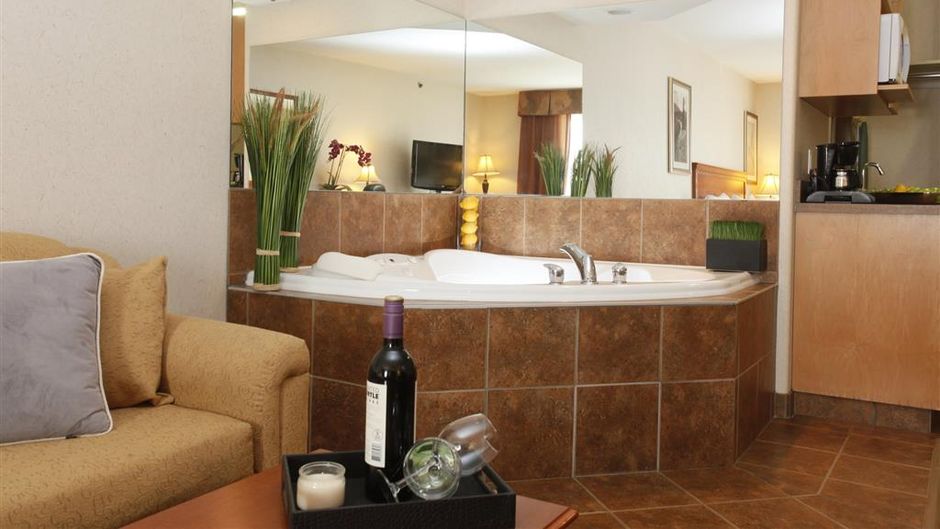 Stonebridge Hotel Dawson Creek Room