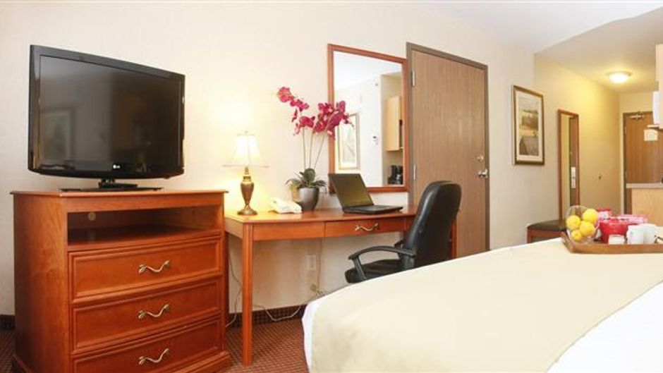 Stonebridge Hotel Dawson Creek Room