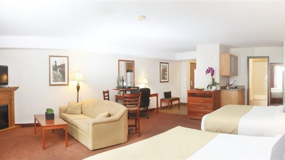 Stonebridge Hotel Dawson Creek Suite