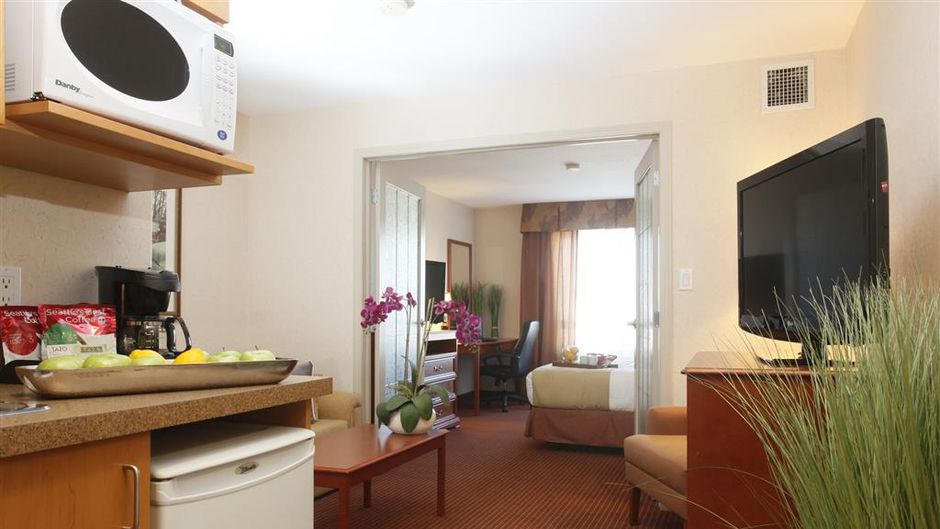 Stonebridge Hotel Dawson Creek Suite