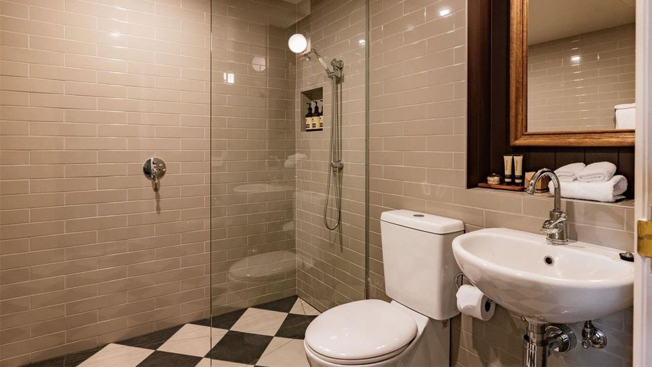 Hadley's Orient Hotel Suite