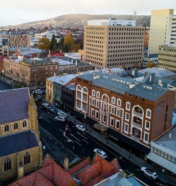 Hadley's Orient Hotel