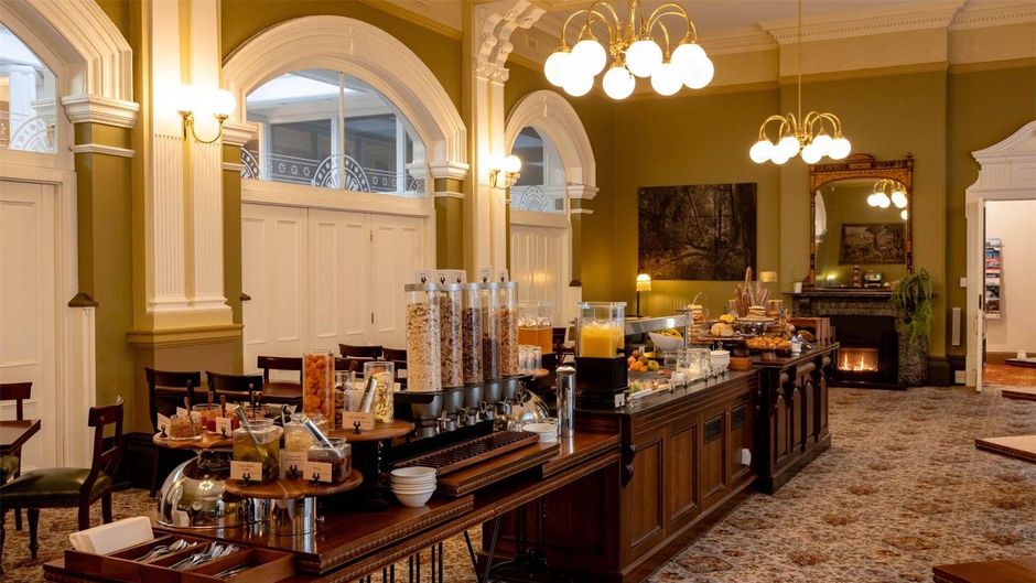 Hadley's Orient Hotel Restaurant