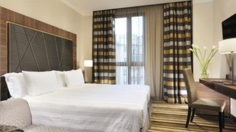 Uptown Palace Room