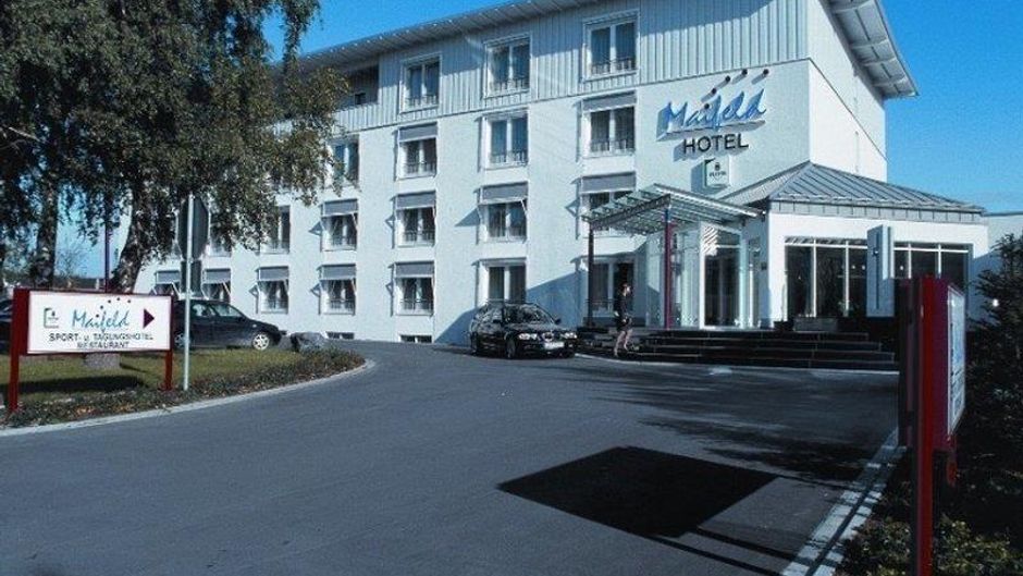 Maifeld Sport Hotel Exterior
