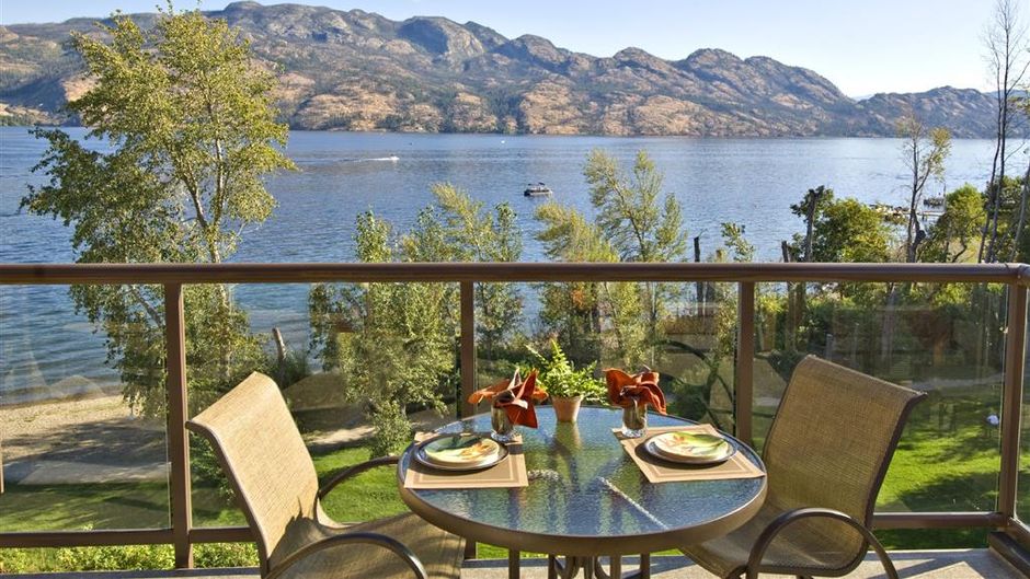 Cove Lakeside Resort Room