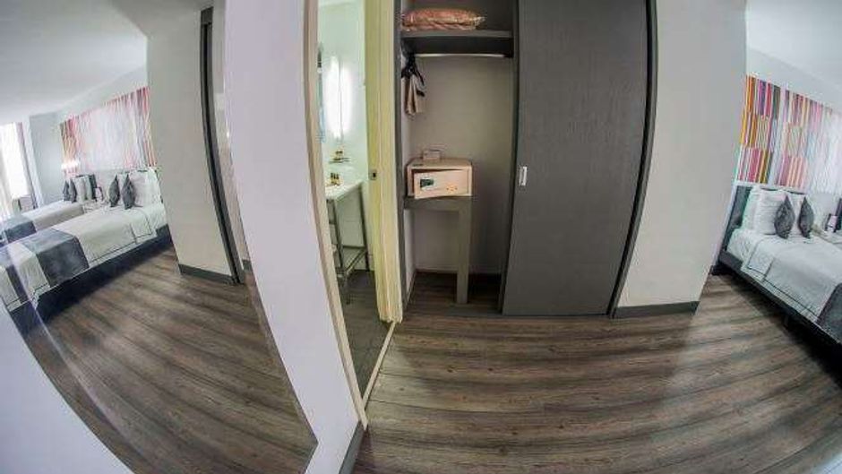 El Ejecutivo Hotel Room