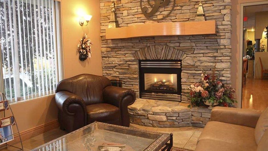 Hilltop Inn Salmon Arm Room