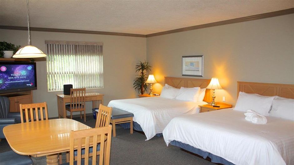 Hilltop Inn Salmon Arm Room
