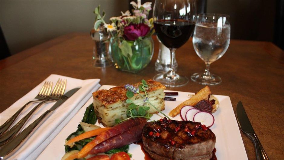 Hilltop Inn Salmon Arm Restaurant