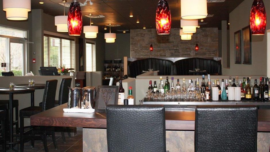 Hilltop Inn Salmon Arm Lobby