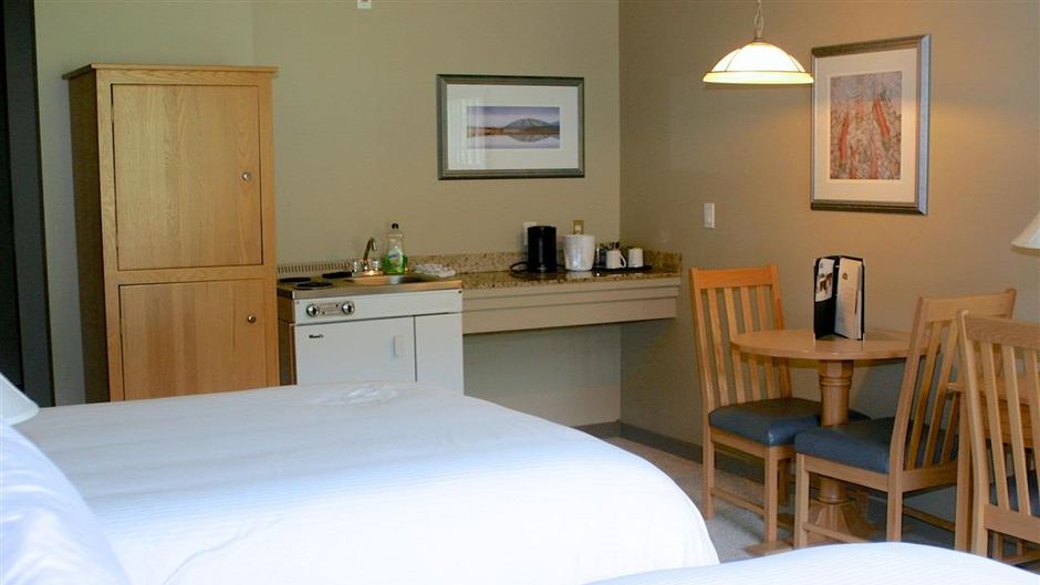 Hilltop Inn Salmon Arm Room