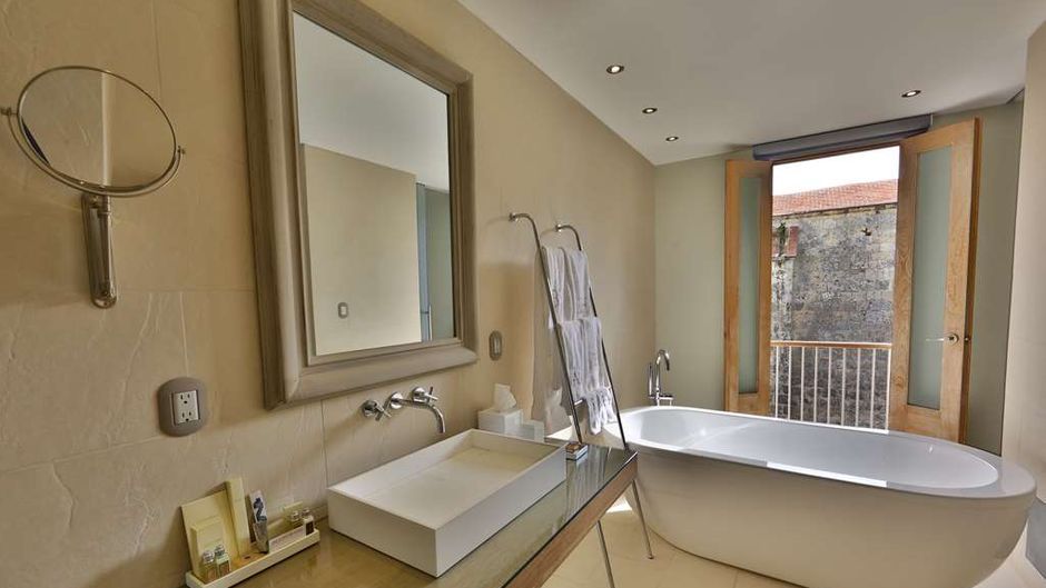 Billini Hotel Room