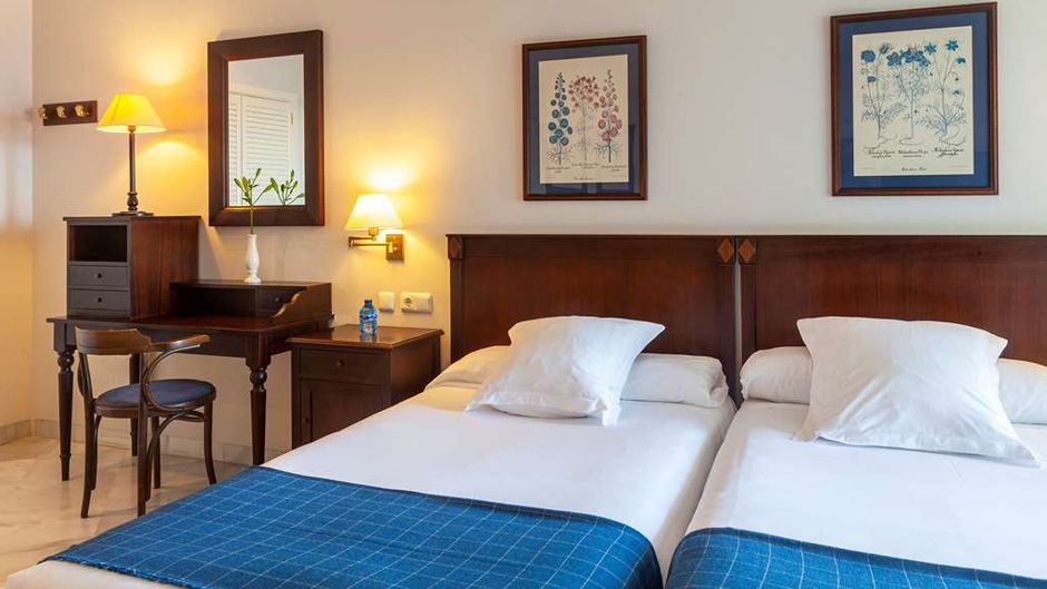 Hotel Duque de Najera Room