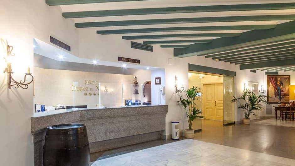 Hotel Duque de Najera Lobby
