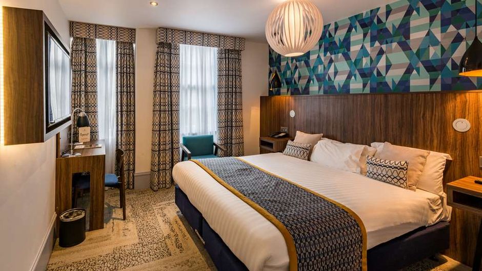 Cairn Hotel Edinburgh Room