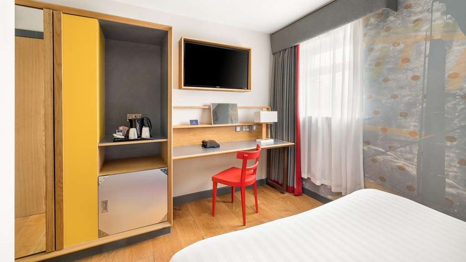 Cairn Hotel Newcastle Room