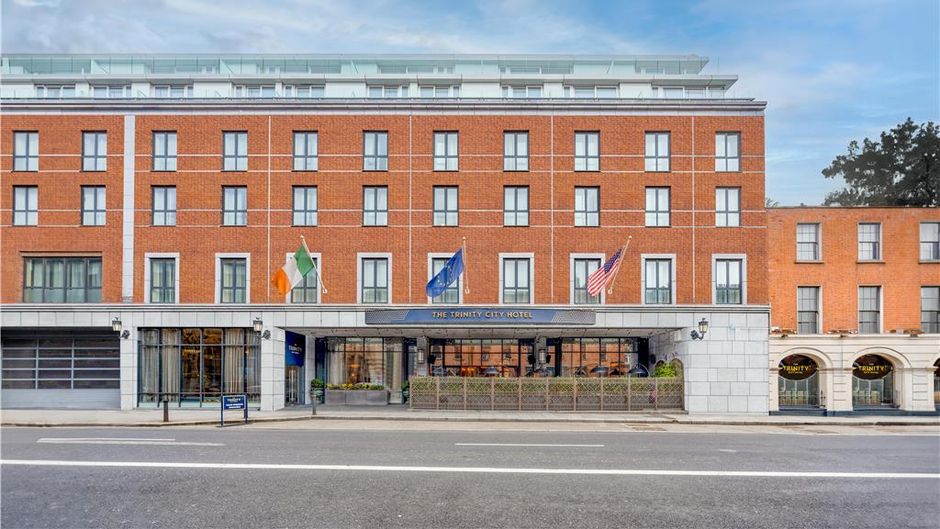 Trinity City Hotel Exterior