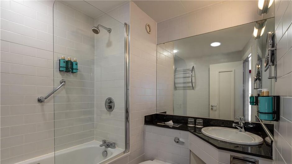 Trinity City Hotel Room
