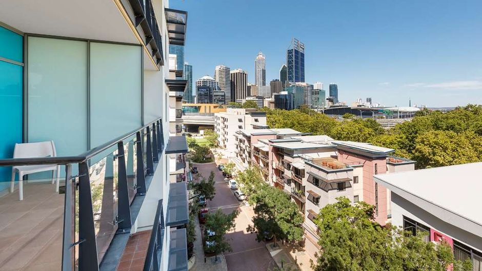 Nesuto Mounts Bay Perth Apartment Hotel Exterior