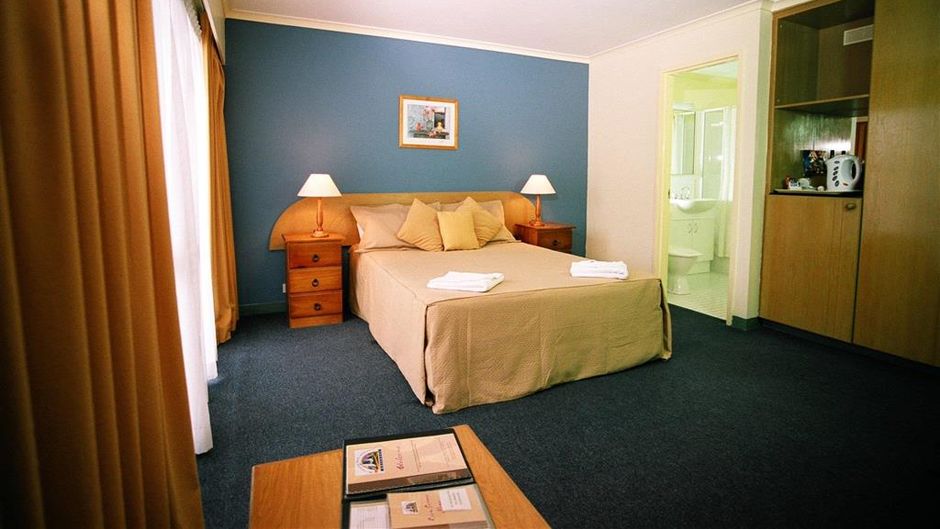Mount Ommaney Hotel Apartments Room