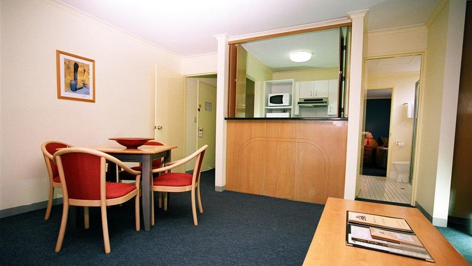 Mount Ommaney Hotel Apartments Room